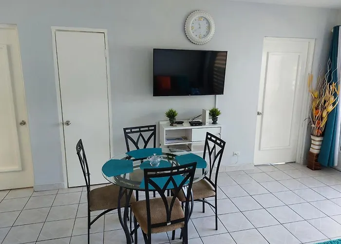 Contemporary Ocean View 2bed Carib Apartment