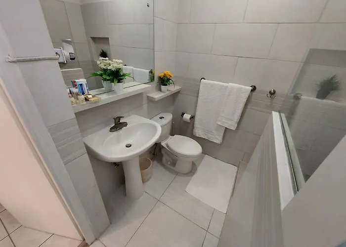 Contemporary Ocean View 2bed Carib Apartment