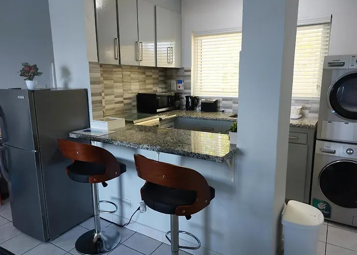 Contemporary Ocean View 2bed Carib Apartment *